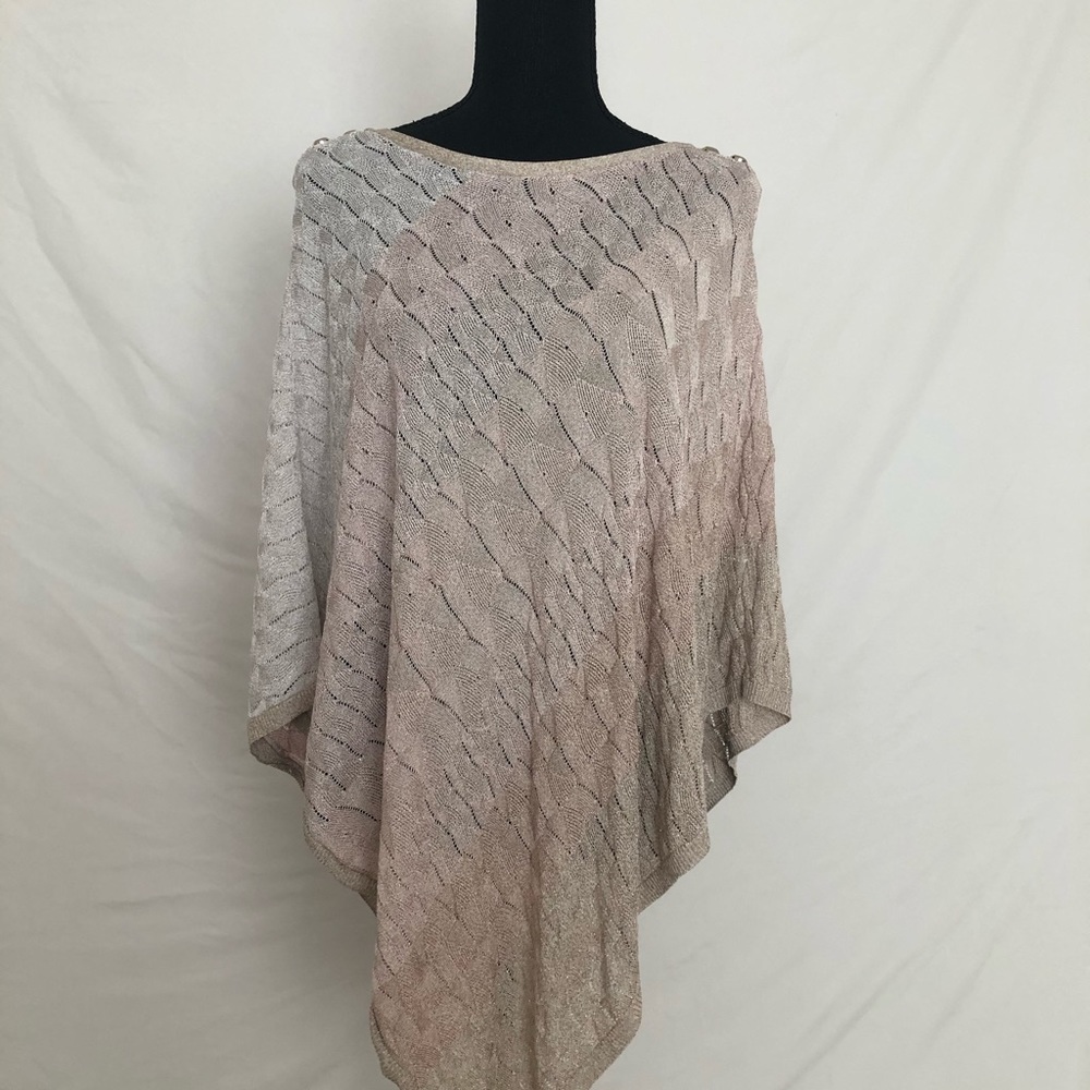 Women’s Sz Small White House Black Market Poncho